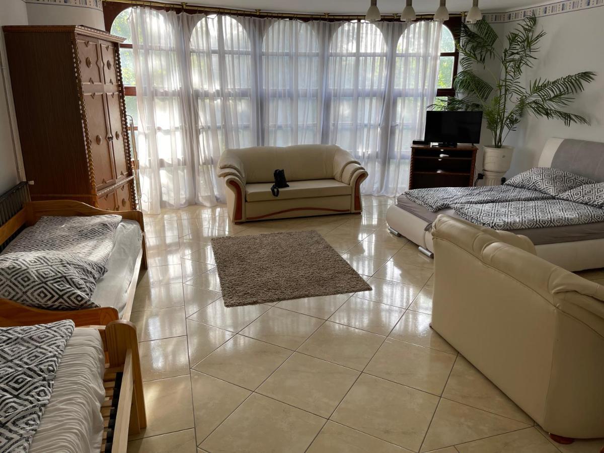 Szimpla Vendeghaz Hotel Miskolc Bagian luar foto