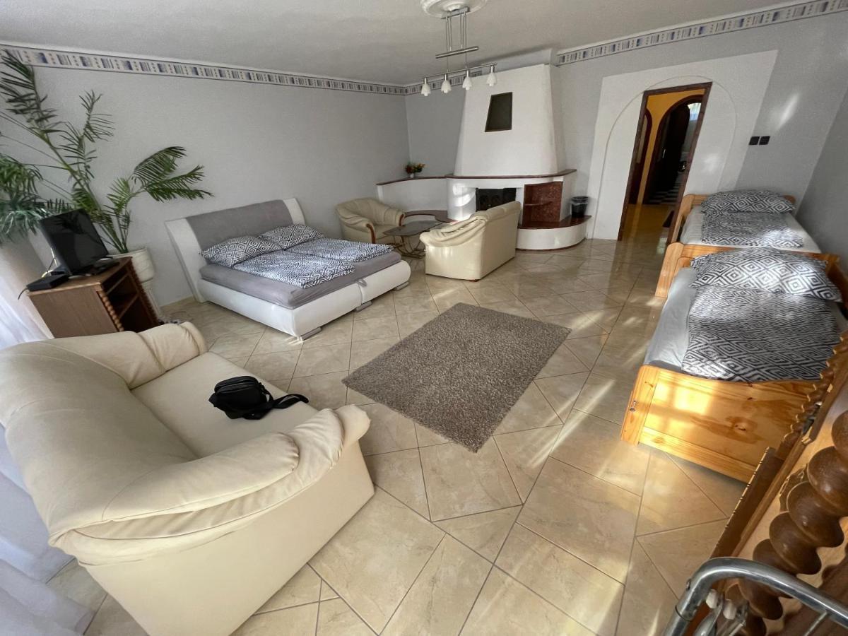 Szimpla Vendeghaz Hotel Miskolc Bagian luar foto