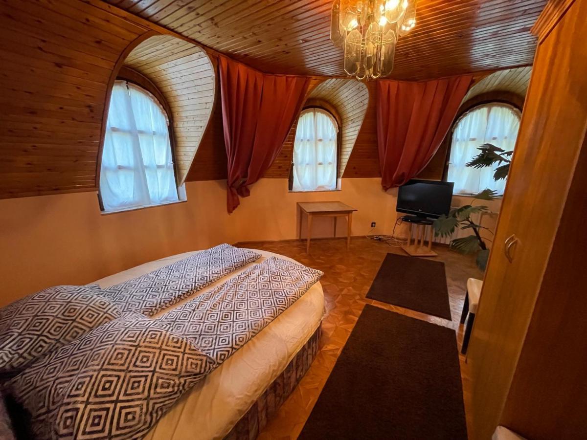 Szimpla Vendeghaz Hotel Miskolc Bagian luar foto