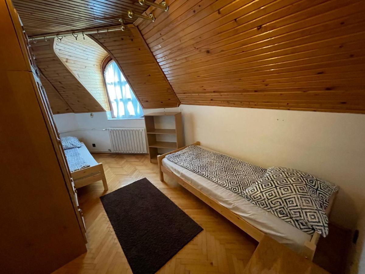 Szimpla Vendeghaz Hotel Miskolc Bagian luar foto